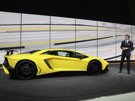 Lamborghini Aventador LP 750-4SV představil president Lamborghini Stephan Winkelmann 