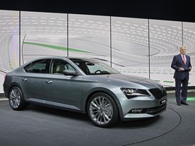 Škoda Superb představená Winfriedem Vahlandem