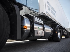 Volvo FH LNG - nádrž