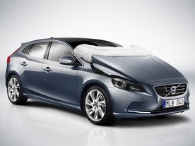 Volvo V40 - airbag pro chodce