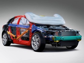 Volvo V40 - airbag pro chodce