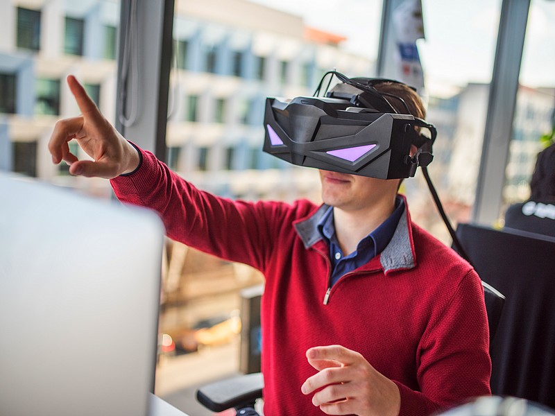 Brýle pro virtuální realitu s OLED displeji