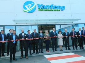 Slavnostní otevření výrobního závodu YFAI v Plané nad Lužnicí