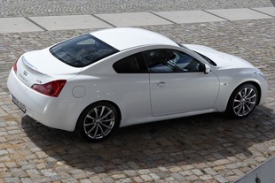 Infiniti G37 coupe G-line